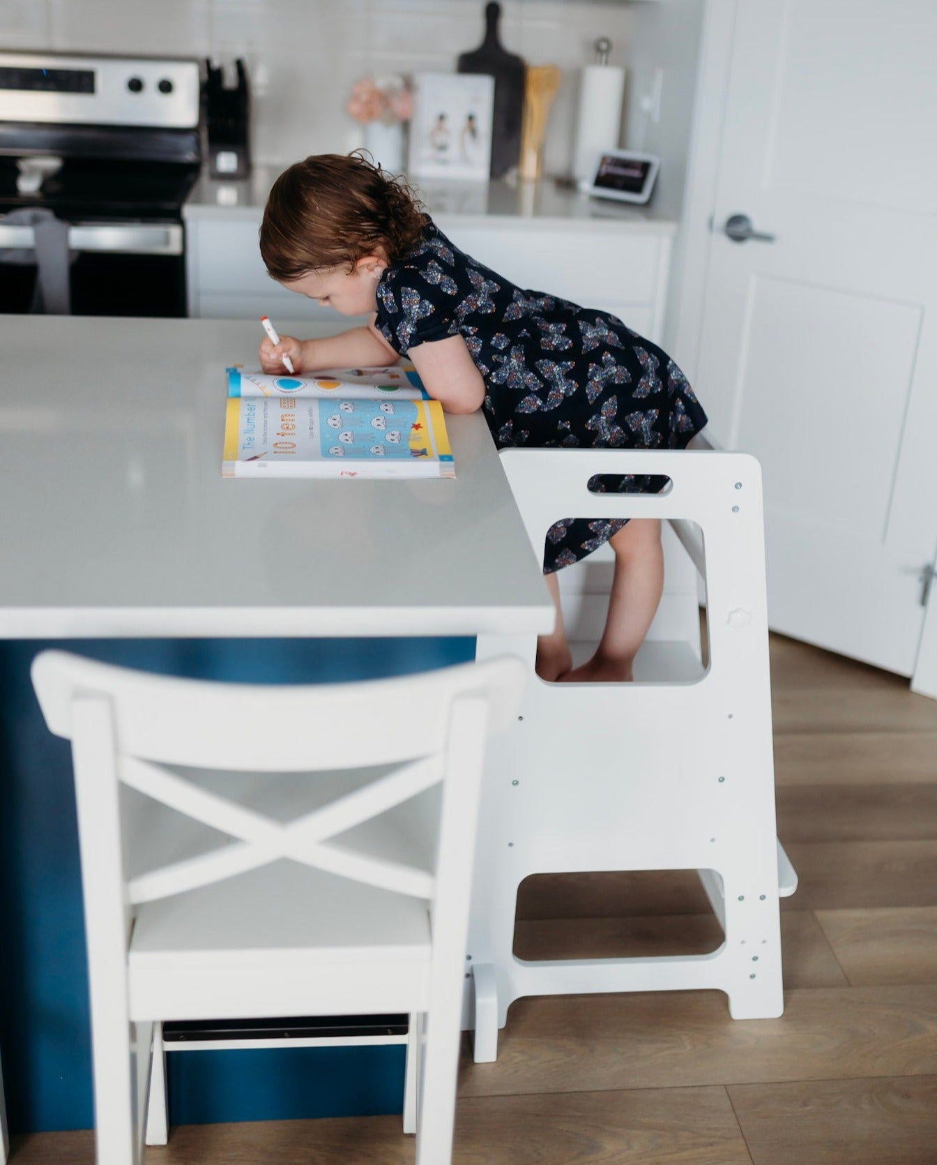 Height Adjustable Learning Tower (With Chalkboard)